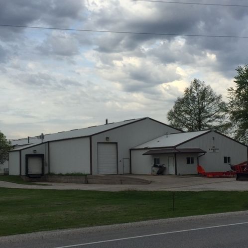 233 E Walcott Rd, Walcott, IA 52773